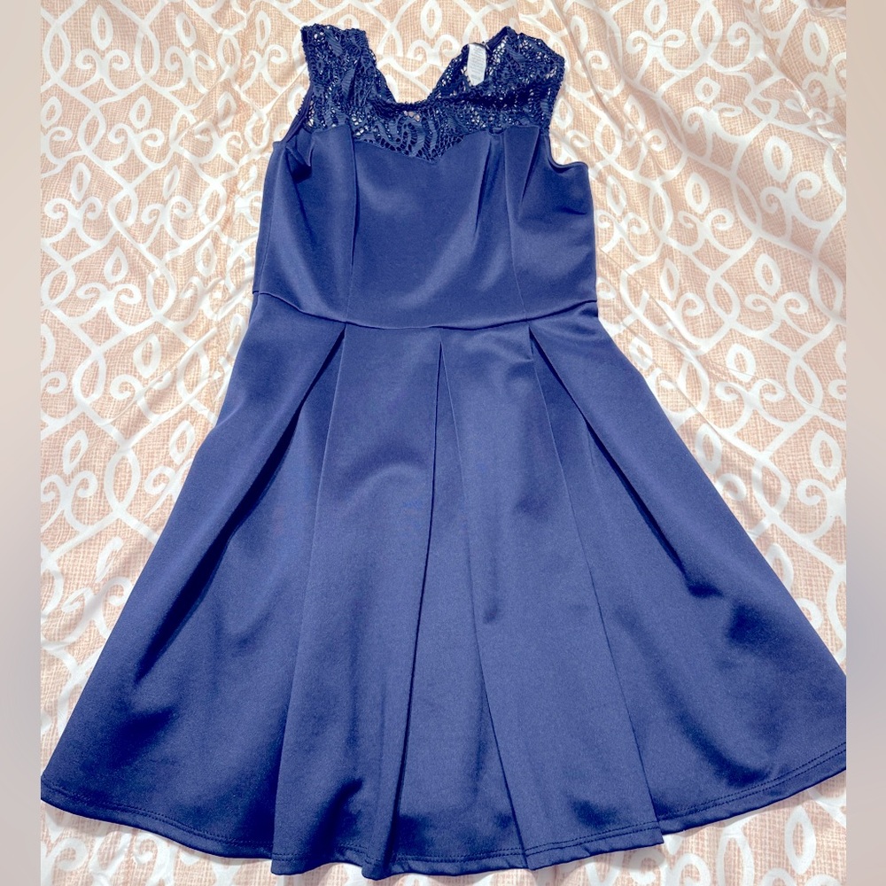 Elegant Navy Blue Dress with Lace Detail – Perfect for Special Occasions! - Picture 1 of 2